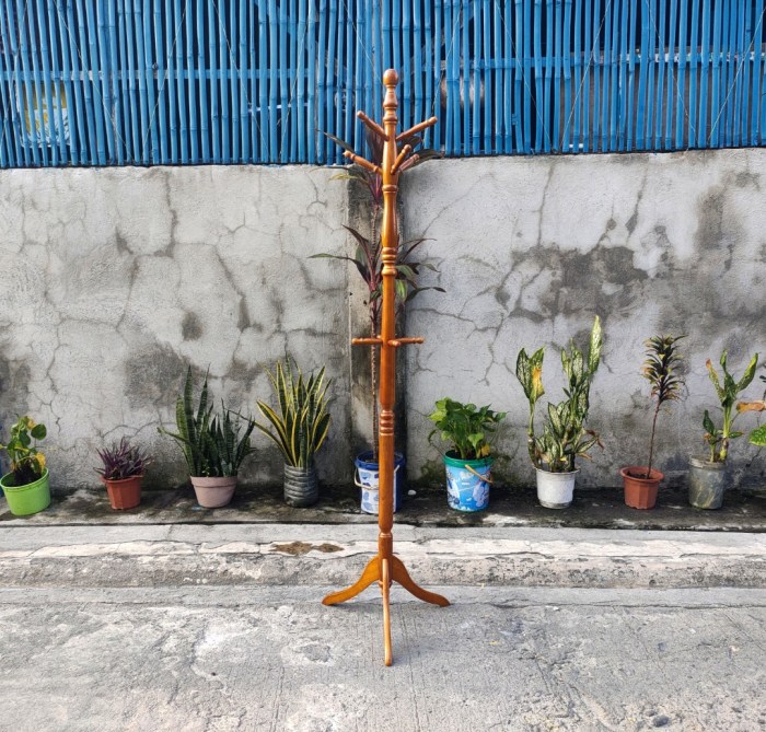 Mid-Century Modern Wooden Coat Rack, Italy, 1960s For Sale at 1stDibs Classic coat rack furniture for stylish home decor